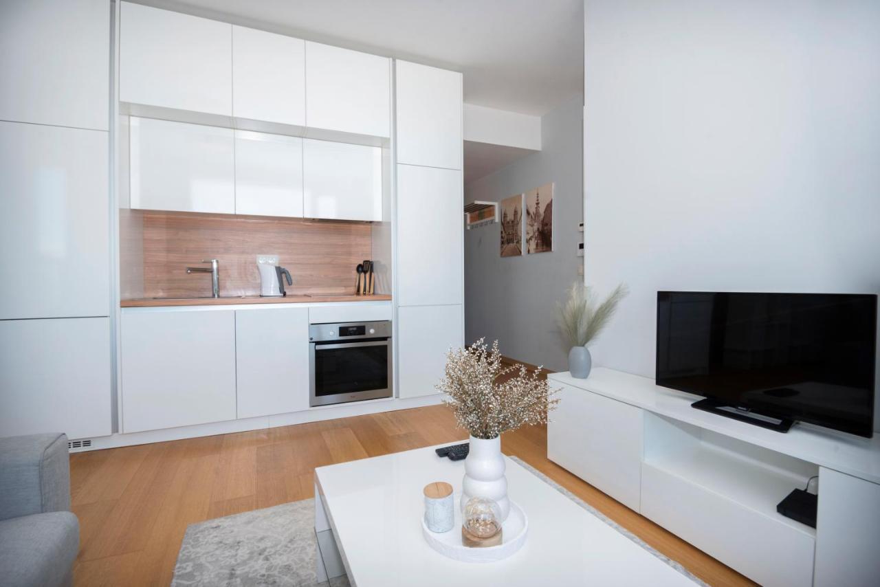 Apartment Luxury 1bdrm On The 28th Floor Pressburg