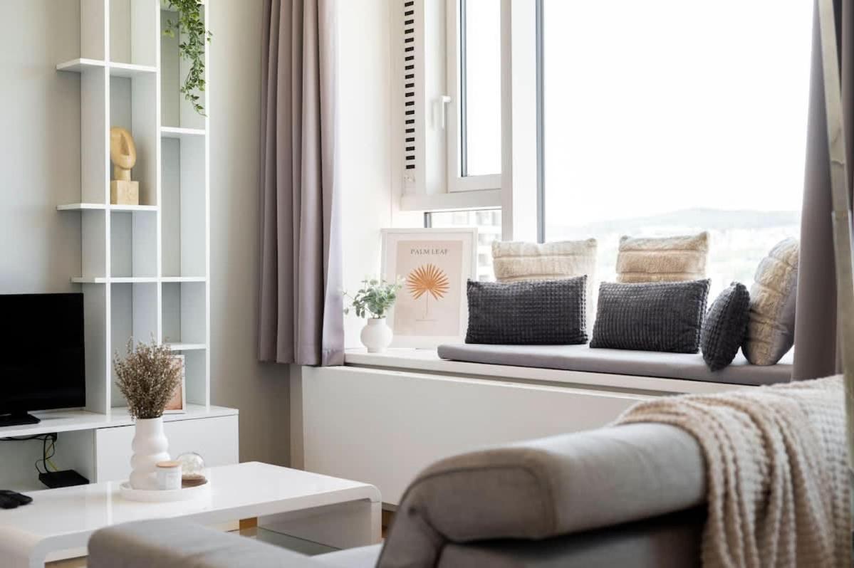 Apartment Luxury 1bdrm On The 28th Floor Pressburg